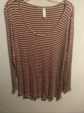 LuLaRoe Long Sleeve Striped Scoop Neck Top in Rust and White